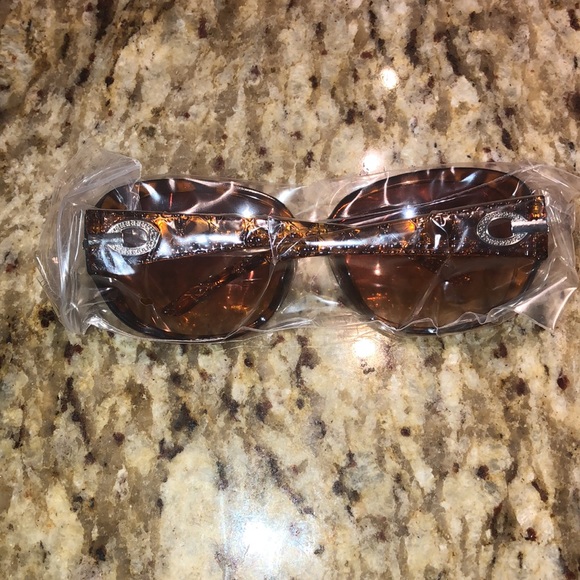 ❣️NEW❣️Sexy, Sassy Leopard Fashion Sunglasses - Picture 6 of 7